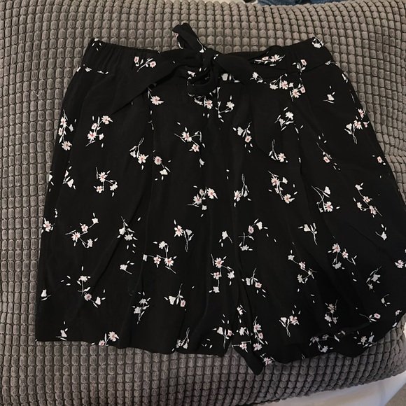 Shorts - Picture 1 of 2